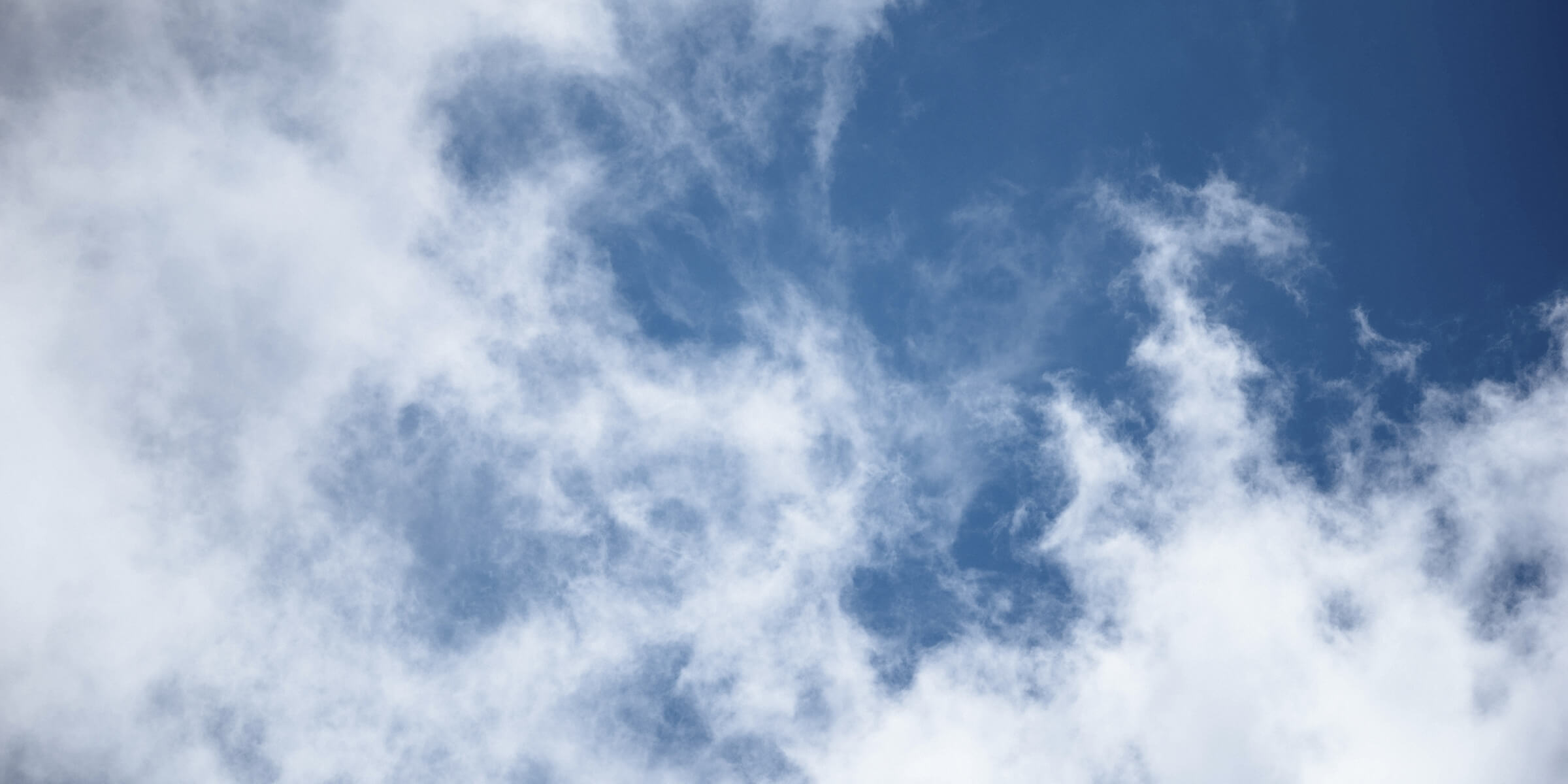 Bild zeigt Wolkenhimmel