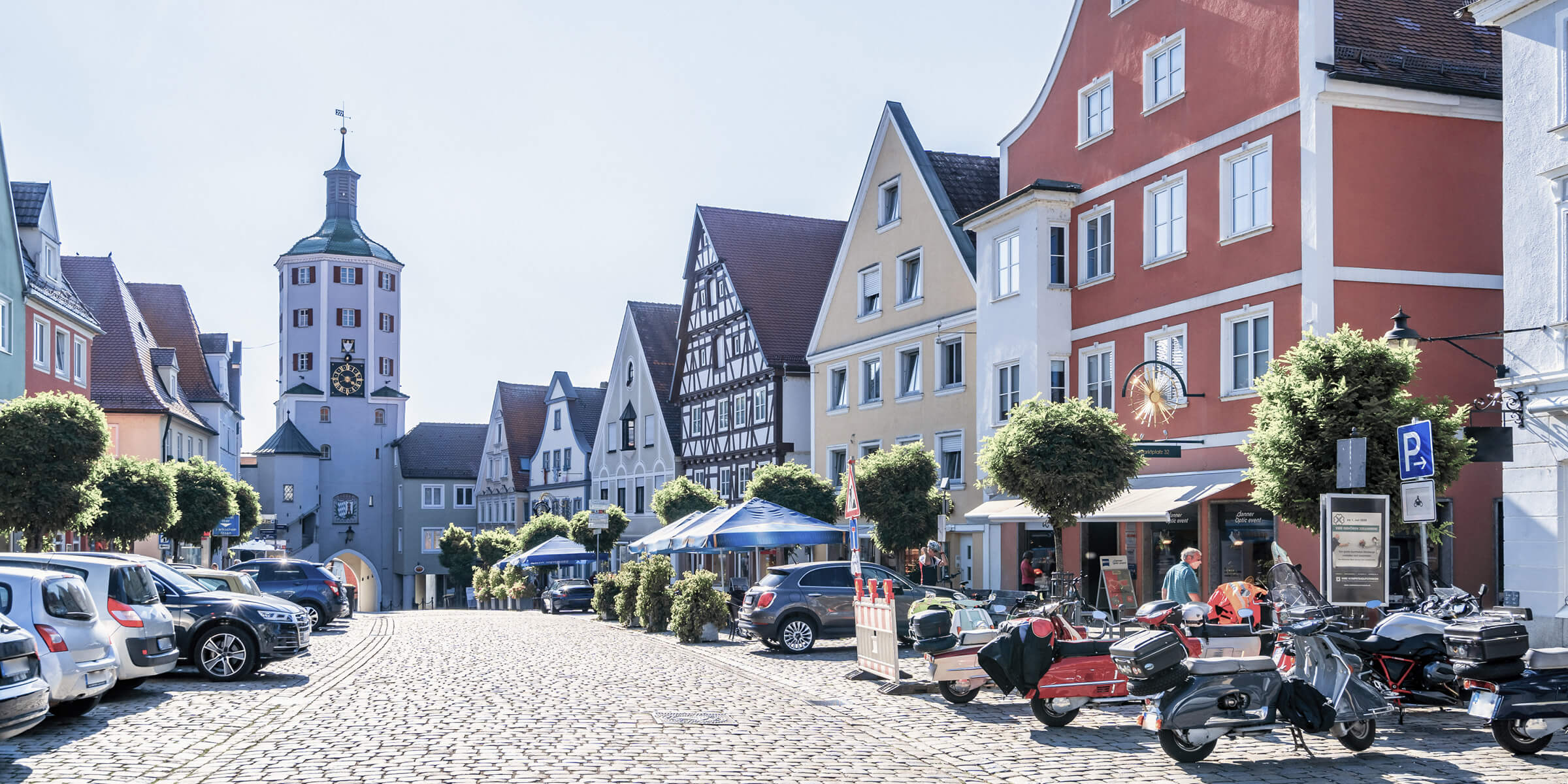 Das Bild zeigt den Marktplatz der Stadt Günzburg.