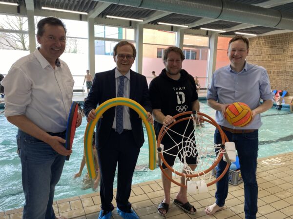 Schwimmhalle des Simpert-Kraemer-Gymnasiums in Krumbach feierlich wiedereröffnet